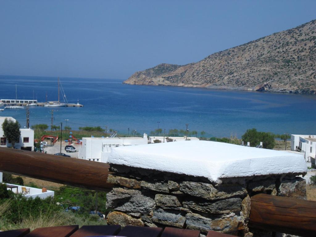 Efharis Hotel Kamares  Exterior photo