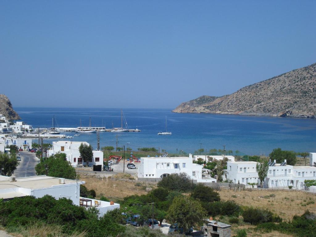 Efharis Hotel Kamares  Exterior photo